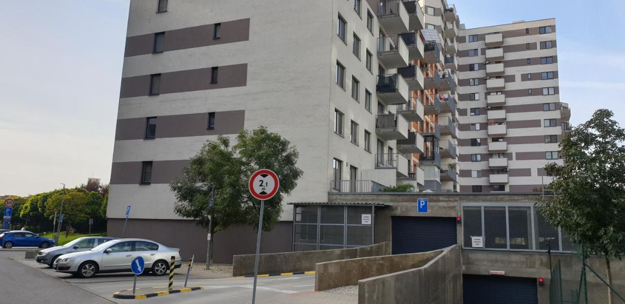 Apartman Bratislava City & Parking ภายนอก รูปภาพ