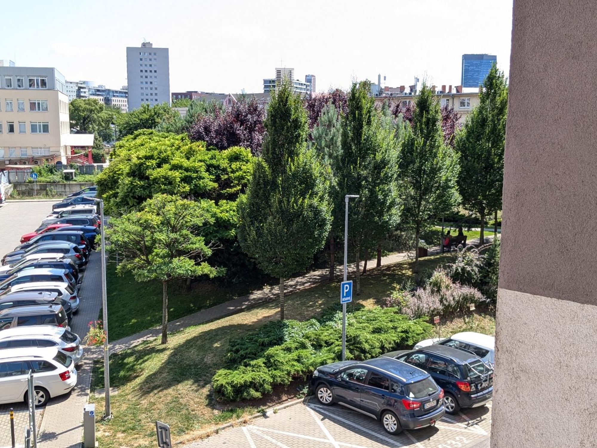 Apartman Bratislava City & Parking ภายนอก รูปภาพ